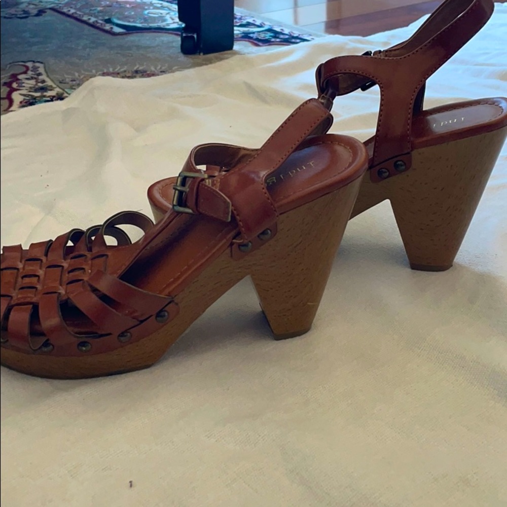 Tan Wedges - Picture 2 of 3